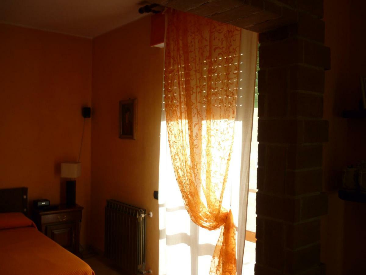 Il Ciambellino Hotel Santo Stefano di Magra Luaran gambar