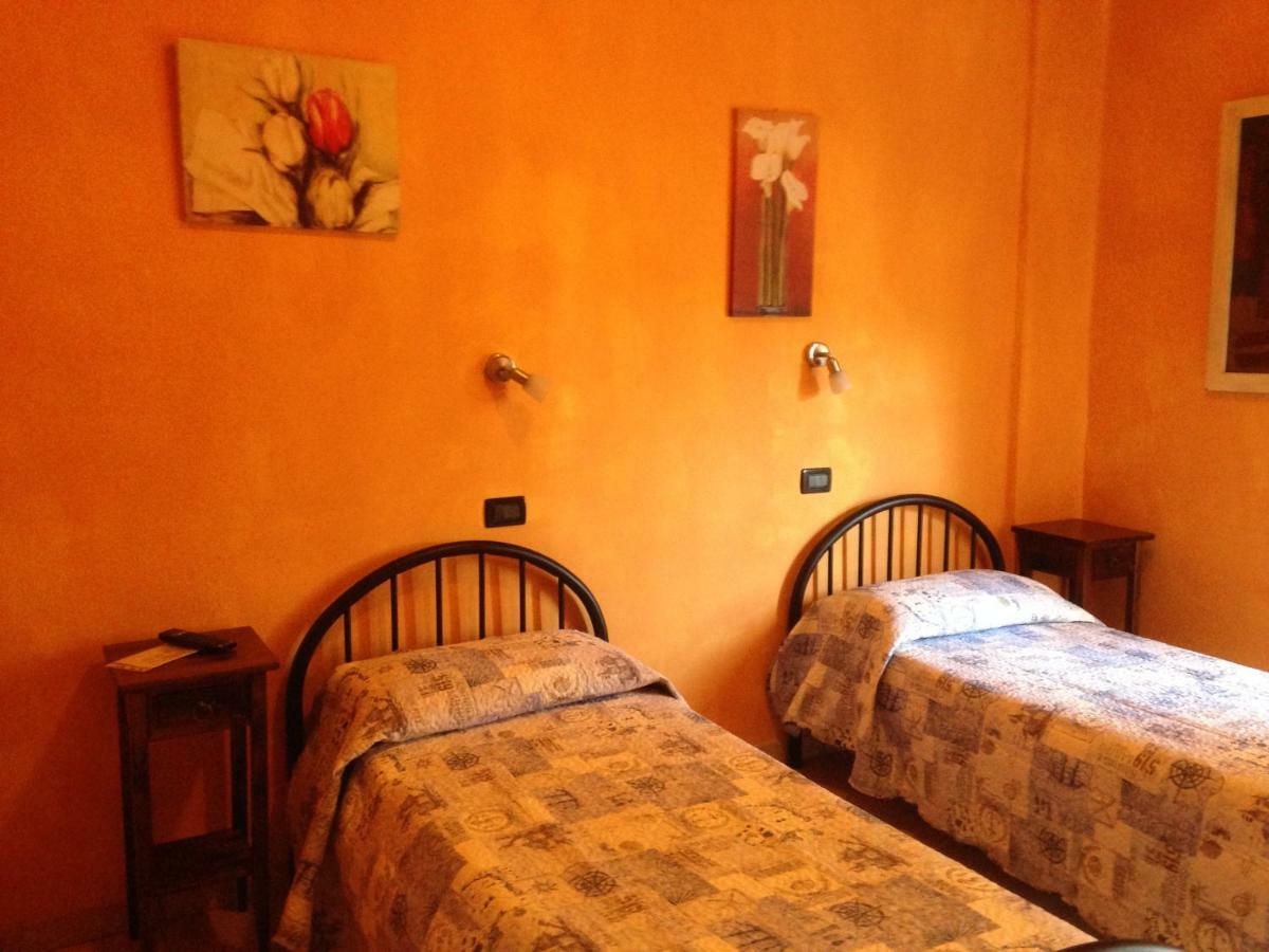 Il Ciambellino Hotel Santo Stefano di Magra Luaran gambar
